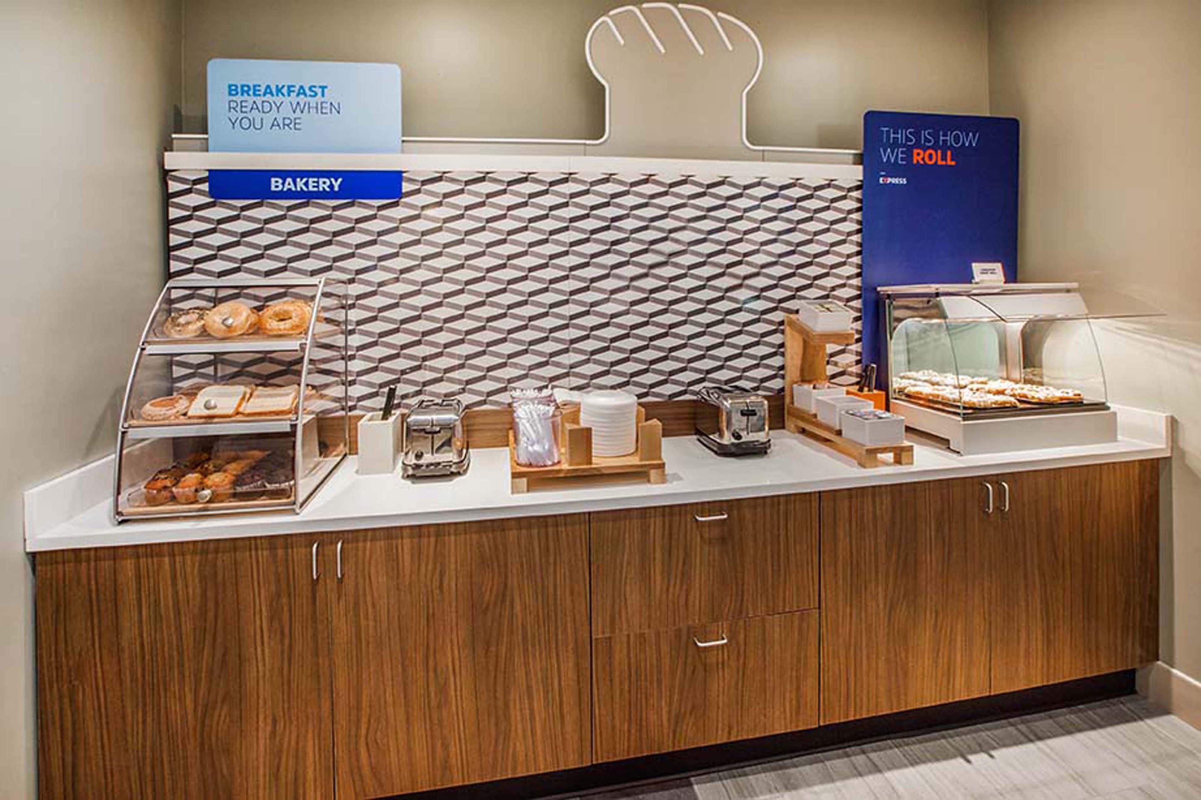 Holiday Inn Express Monticello By Ihg Zewnętrze zdjęcie